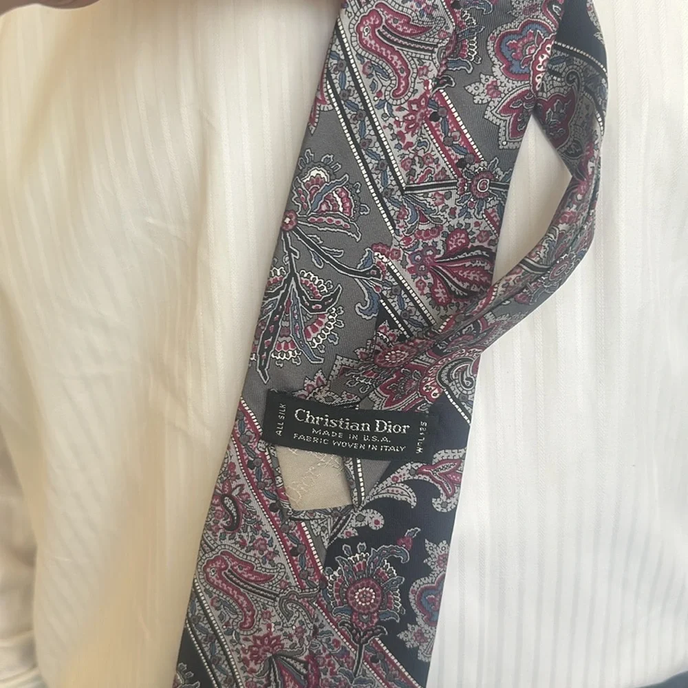 Christian Dior Vintage Gray Botanical Paisley Print 100% Silk Neck Tie